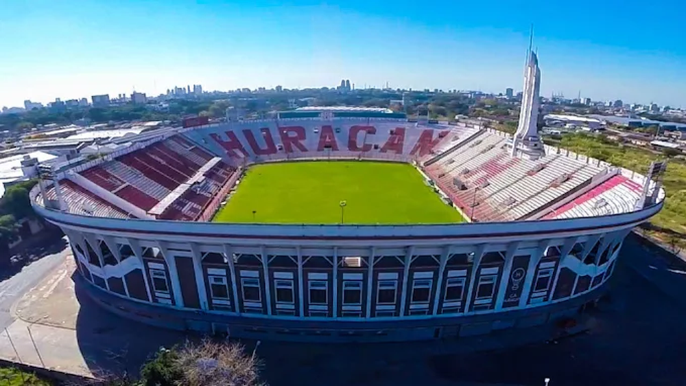 Derrumbe en Parque Patricios: Huracán juega sin público ante Belgrano y hay 300 vecinos afectados