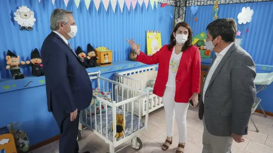 Viaje en el tiempo con el rostro de San Martín de 3 a 70 años