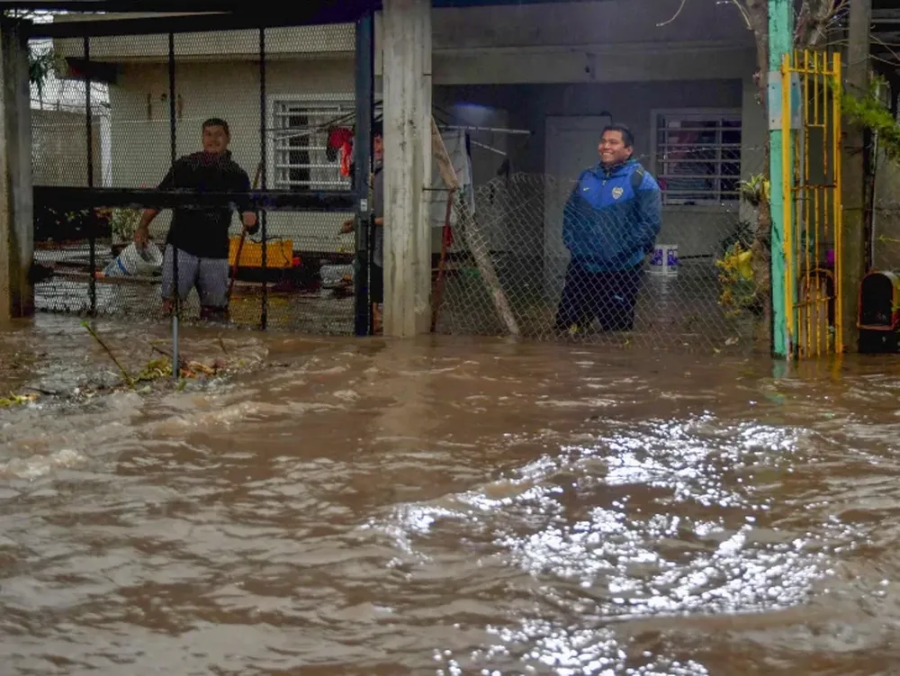 Más de mil familias de La Plata, afectadas por la caída de 155 mm de agua en un día