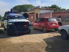 violencia en mexico: un grupo armado entro por la fuerza a una escuela secundaria y mato a un profesor a balazos