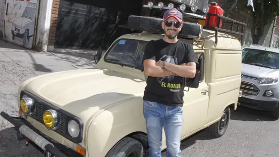 Un peluquero sanjuanino buscará recorrer el país y América en un auto modelo “70