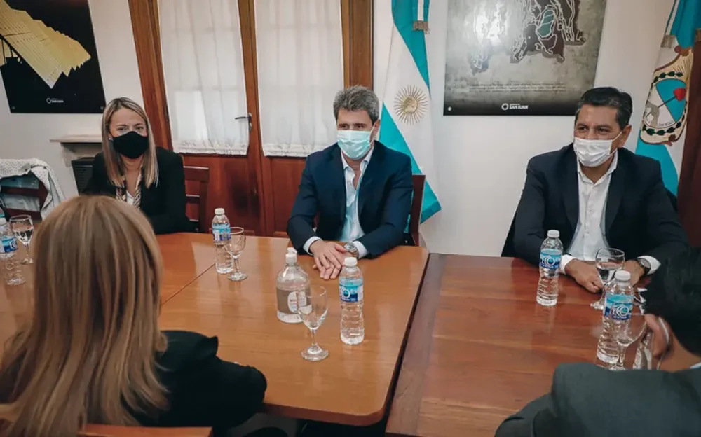 Uñac a su Gabinete: “Seguiremos trabajando, cuidando la salud de los sanjuaninos”