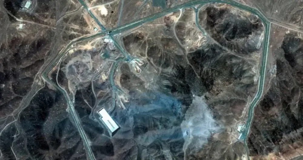 Israel bombardeó rutas de acceso a la planta nuclear de Fordow y objetivos militares en Teherán