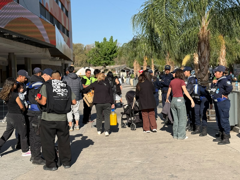 Fuerte control policial en los 5 accesos habilitados en el Parque de Mayo.