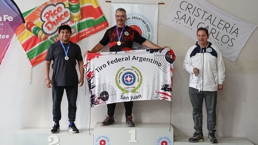 Primero. Mario Riveros fue ganador en dos categorías en el Tiro Federal de San Carlos, Santa Fe.