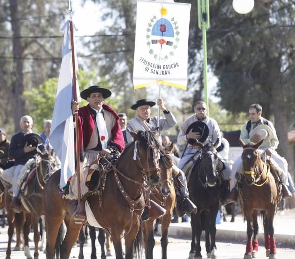 Se largó la fiesta  gaucha para unir  2 departamentos