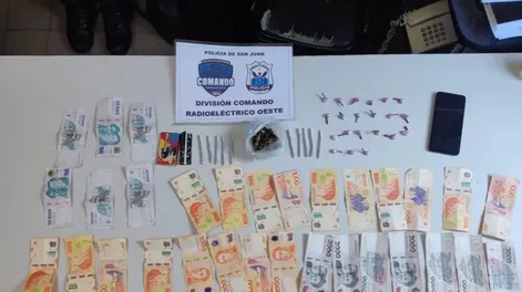 Atraparon a dos jóvenes por exhibicionismo y los sorprendieron con drogas