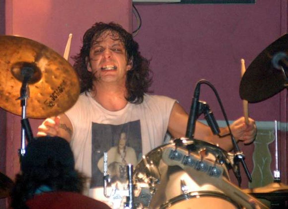 Baterista de Callejeros preso por quemar a su esposa