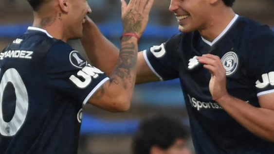 Independiente Rivadavia celebró su primera victoria en la Copa Libertadores tras vencer a Bolívar en Mendoza.