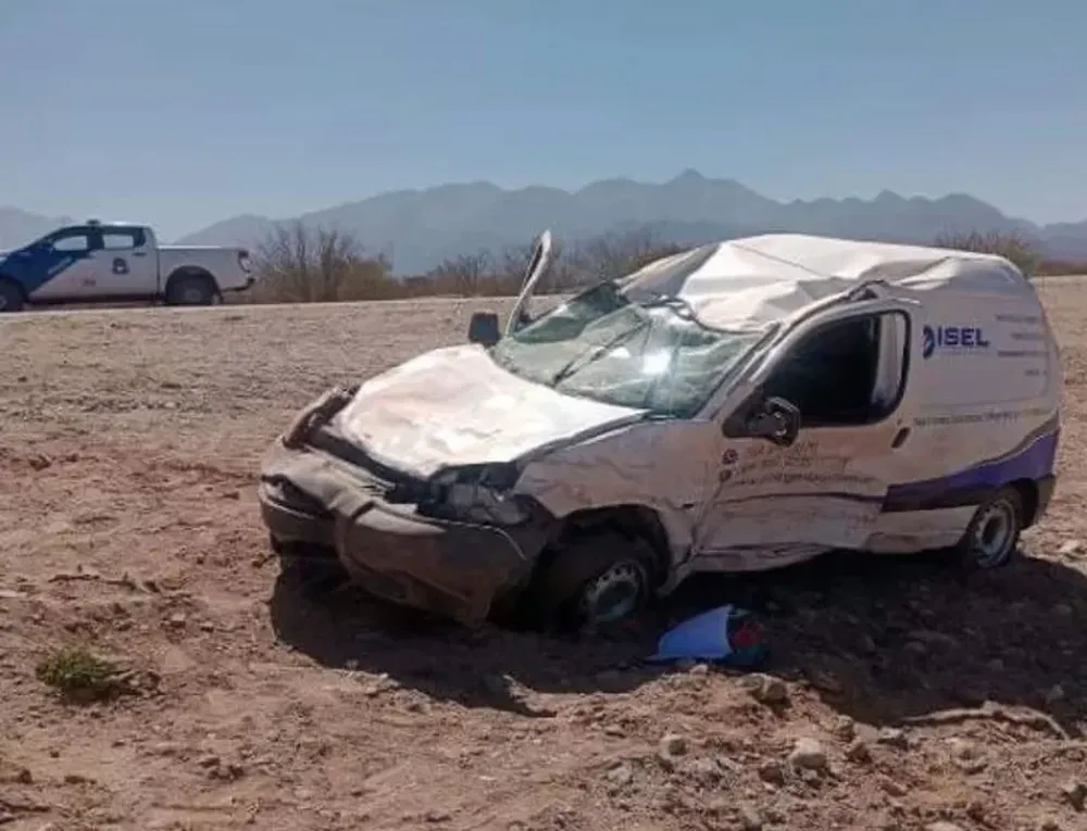 Dos sanjuaninos volcaron en La Rioja