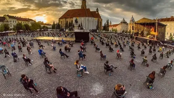 Rumania realiza el primer concierto con público respetando la “distancia social obligatoria”