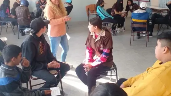 En 93 escuelas enseñan a manejar las emociones para mejorar los vínculos