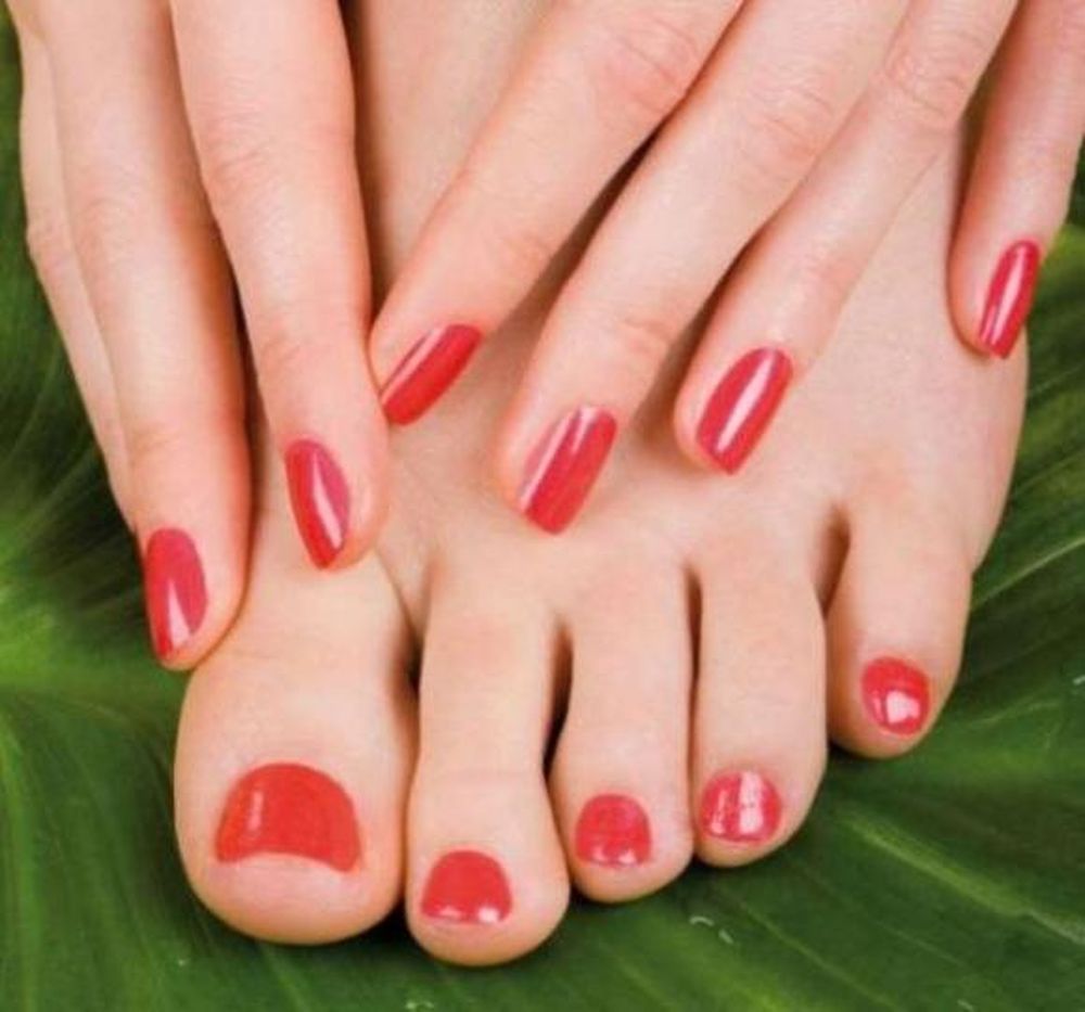 Nyna, nails San Juan