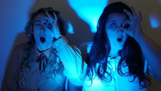 El murmullo. La obra de teatro de Juan Carlos Carta dará su última función del año.