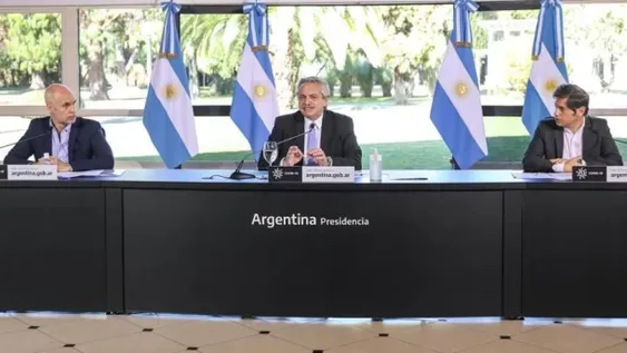 Fernández: “Los argentinos deben enojarse con la pandemia, no con el remedio”