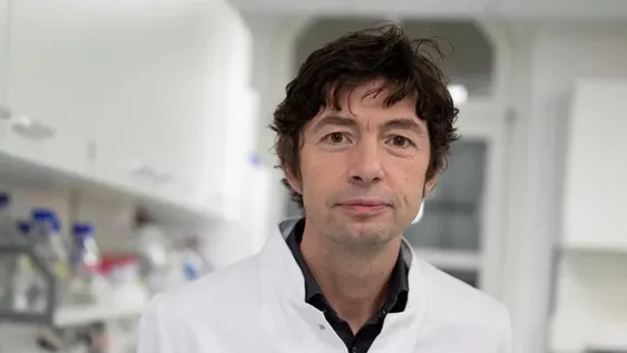 Virólogo de Alemania predijo cuándo podría darse una normalización de la situación pandémica