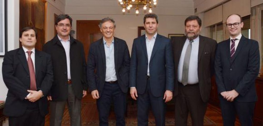Uñac pidió que Nación concrete un crédito para una industria local