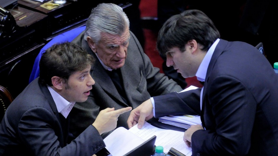 Kicillof y Gioja, compañeros de banca en Diputados. Foto: archivo.-