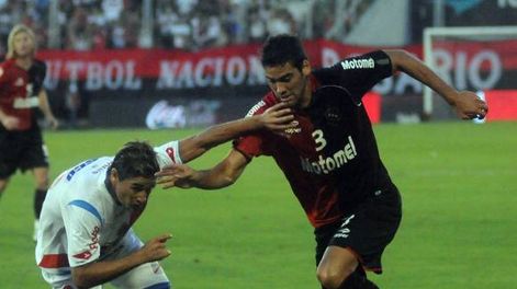 Newell’s empató con Arsenal en un intenso duelo