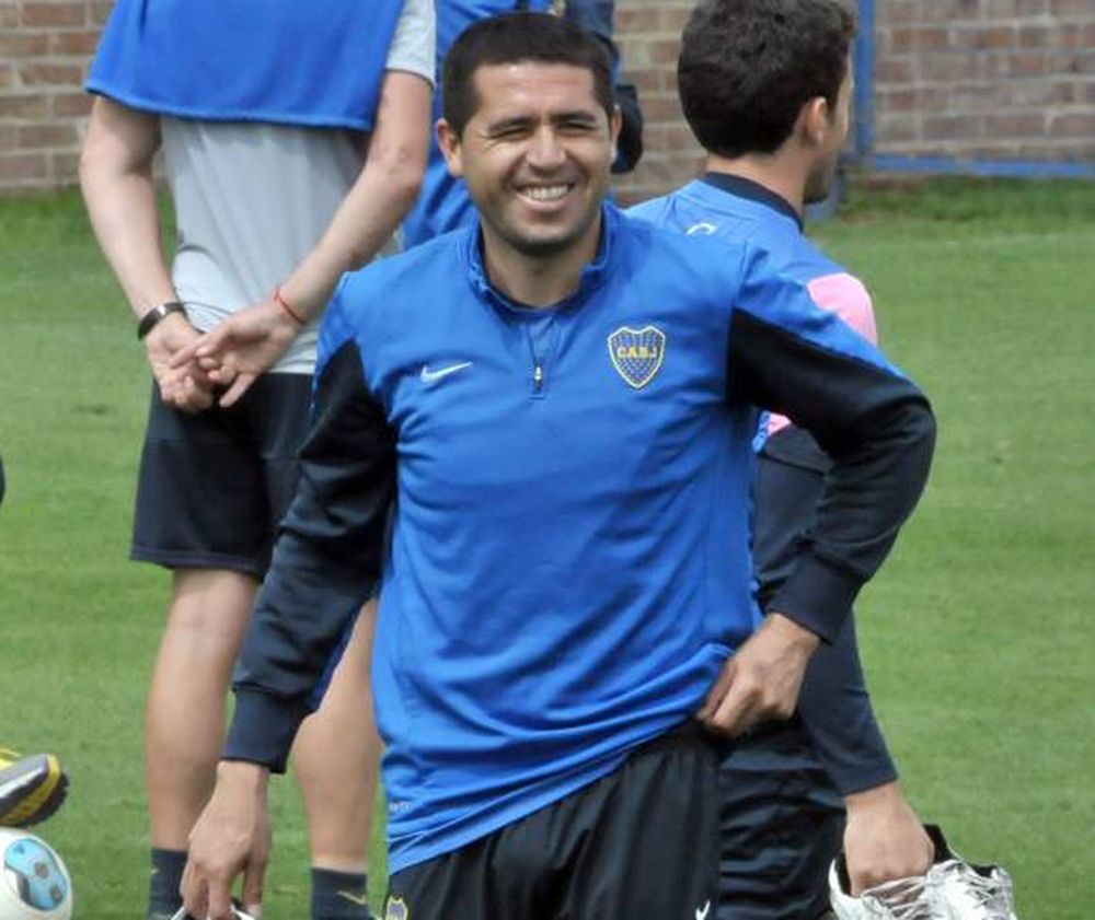 Riquelme es el único que ríe