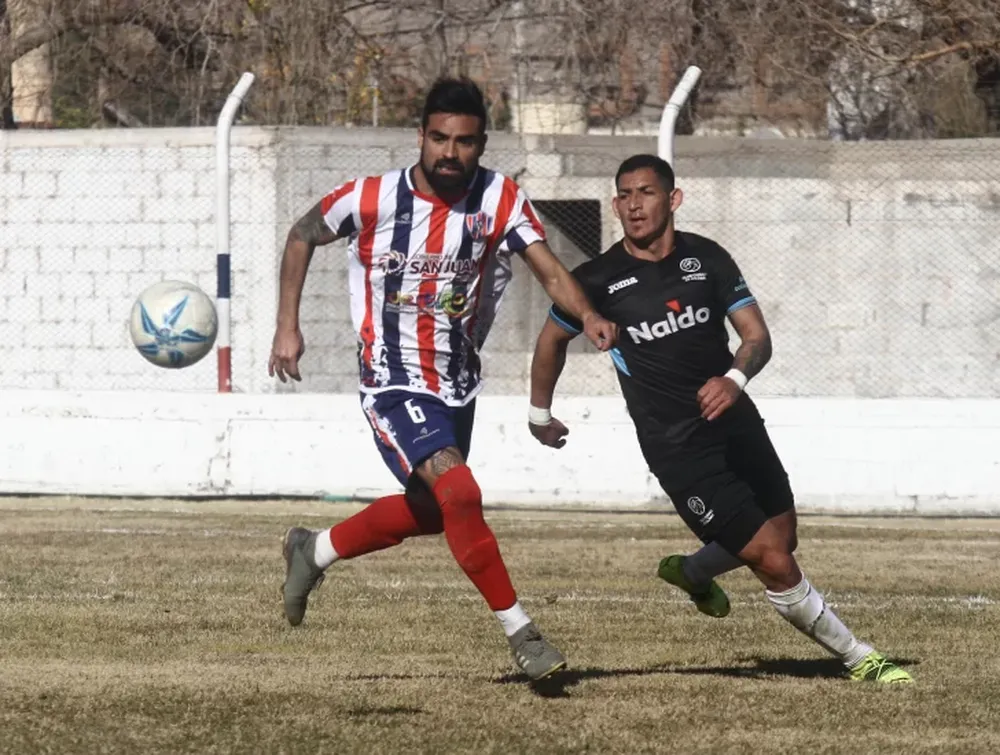 Peñarol y Desamparados ganaban sus partidos pero finalmente ambos empataron