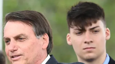 El hijo de Bolsonaro desafiante con la gente de su país: “Prefiero morir teniendo sexo que tosiendo”