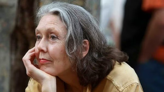 Anne Carson publicó su primer libro en 1986.