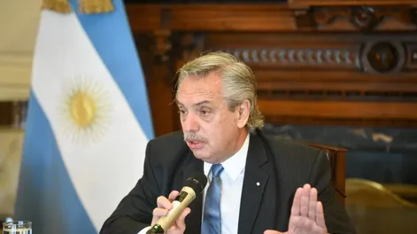 Fernández anticipó que mañana dictará “una serie de normas para que no falte el gasoil”