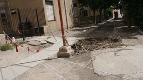 Buscan soluciones para un pozo negro que colapsó hace tres meses