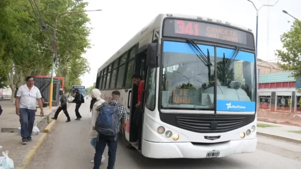 Mal servicio de micros en el feriado navideño
