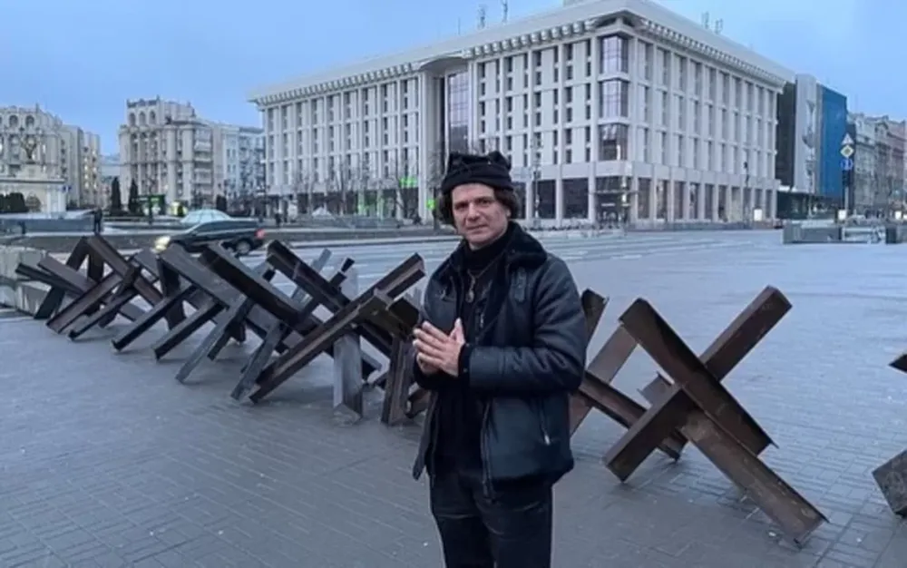 Video: soldados le dispararon a quemarropa a un periodista chileno en Ucrania