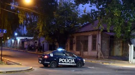 Contrató a dos chicas para tener “sexo sin límites”, se cansó rápido, se durmió y le robaron 14 mil dólares
