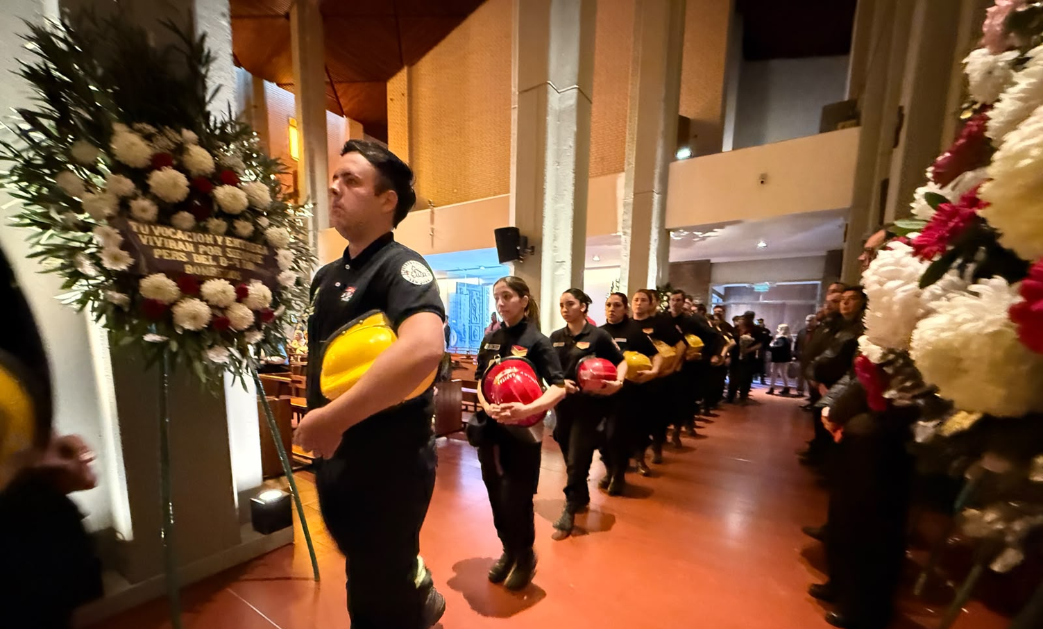 Bomberos Voluntarios de San Juan rindieron homenaje a las víctimas de la tragedia aérea de Valle Fértil