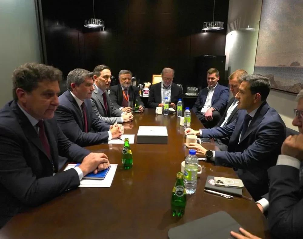 ENCUENTRO. Por primera vez Orrego habló con el nuevo directorio de Vicuña Corp, la empresa que estará a cargo de desarrollar el proyecto que antes era Josemaría y Filo del Sol.