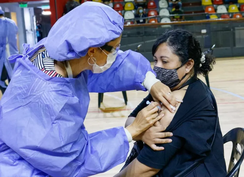 Cuando lo avale Nación, se comprarán vacunas con lo que se ahorre en gasto