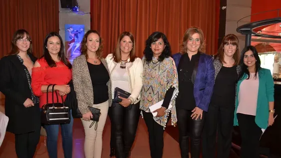 Mesa de té del Frente Todos