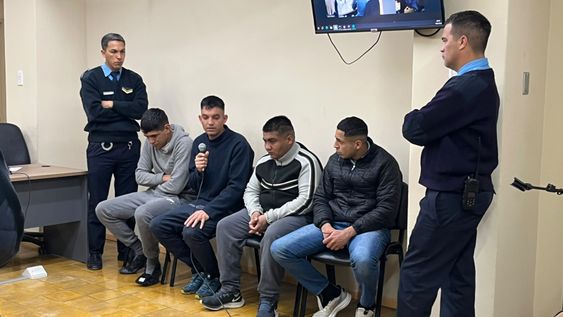 De izquierda a derecha: Flores, Pozo, Vera y Videla. La autopsia confirmó un asesinato y los complicó.