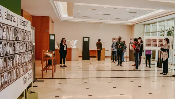 Muestra por la memoria