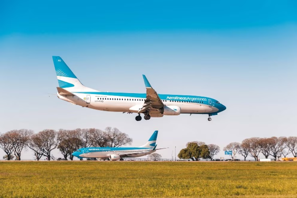 El fondo Titan presiona para embargar activos argentinos ante el Ciadi por la expropiación de Aerolíneas Argentinas.