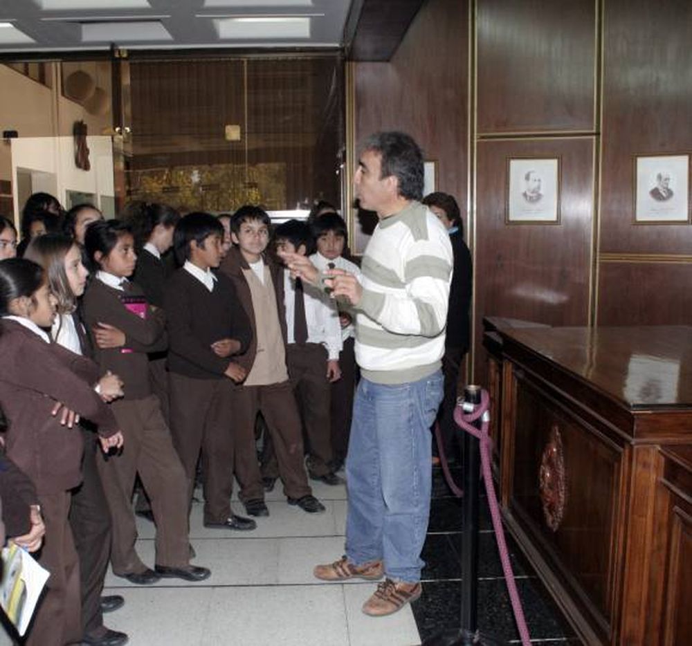 Al municipio,  para aprender de democracia