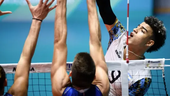 Argentina cayó con Italia en duro partido