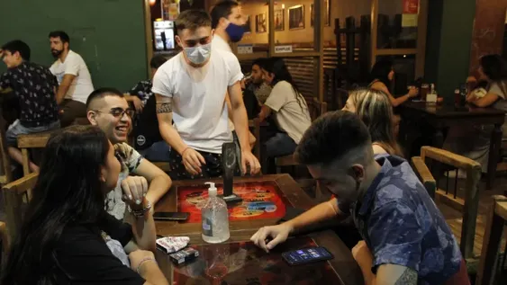 Cenar afuera el Día de los Enamorados, cuesta entre $650 y $3.000 por persona