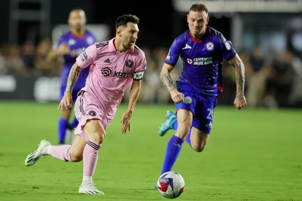 Debut soñado para Messi: marcó un golazo de tiro libre y el Inter Miami ganó