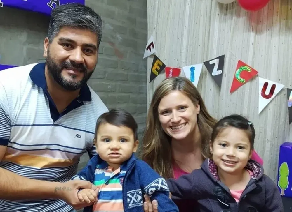 Se salvó de morir baleado durante un asalto, ahora lucha por su vida en una cama covid