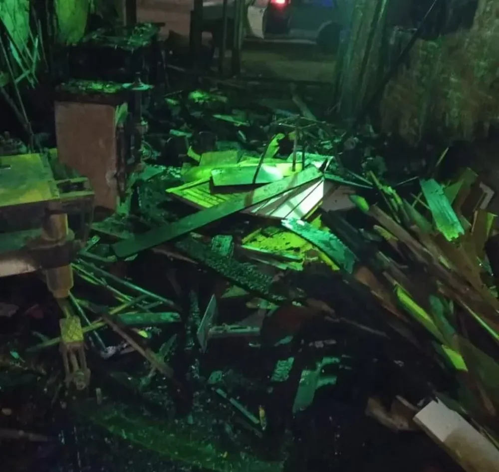 Ardió una carpintería en Pocito y las pérdidas fueron totales