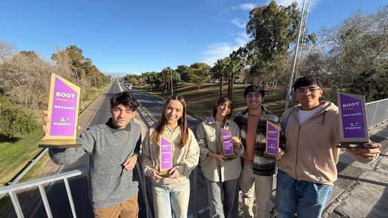 Los ganadores del Bootcamp 2026 de JAE - Foto: Daniel Arias
