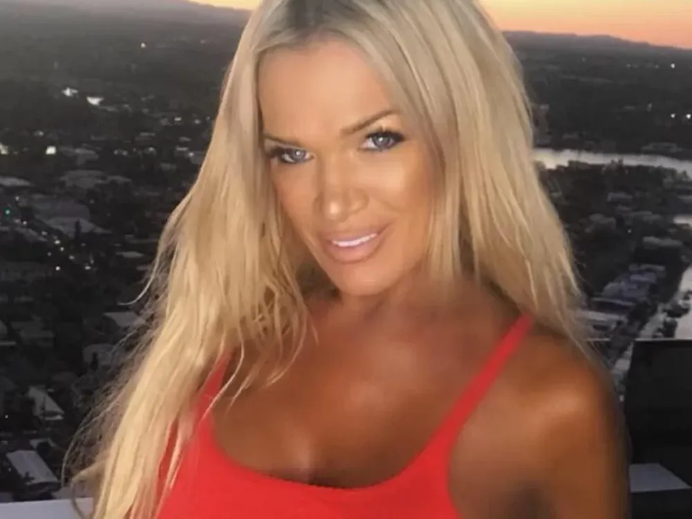 Tiene 51 años, es abuela y detonó OnlyFans con sus fotos íntimas