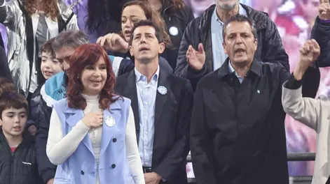En una Plaza de Mayo colmada, Cristina Kirchner estiró el suspenso al no dar definiciones electorales