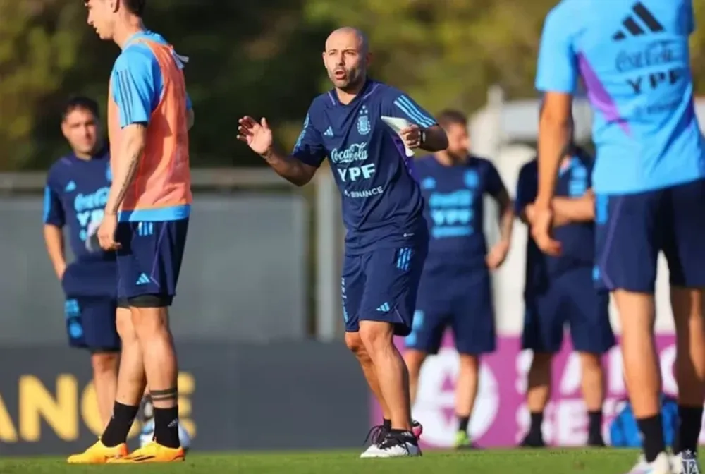 El posible equipo de Mascherano para el debut contra Uzbekistán