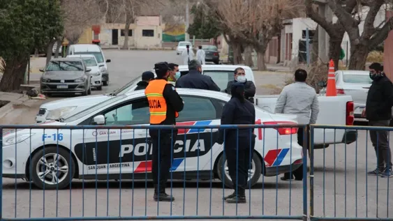 Removieron a la cúpula policial de Caucete por iniciar 2 horas más tarde un control